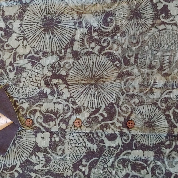 Tommy Bahama 100% Silk Koi Graphic Button Down Shirt Size XL - Picture 4 of 6